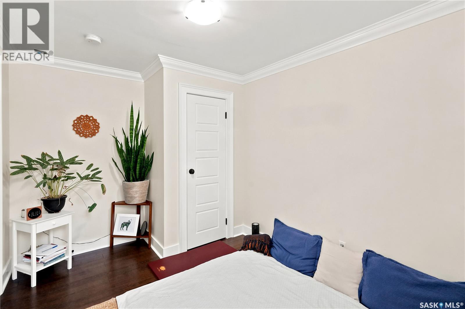 2216 Lorne Street, Regina, SK - Indoor Photo Showing Bedroom