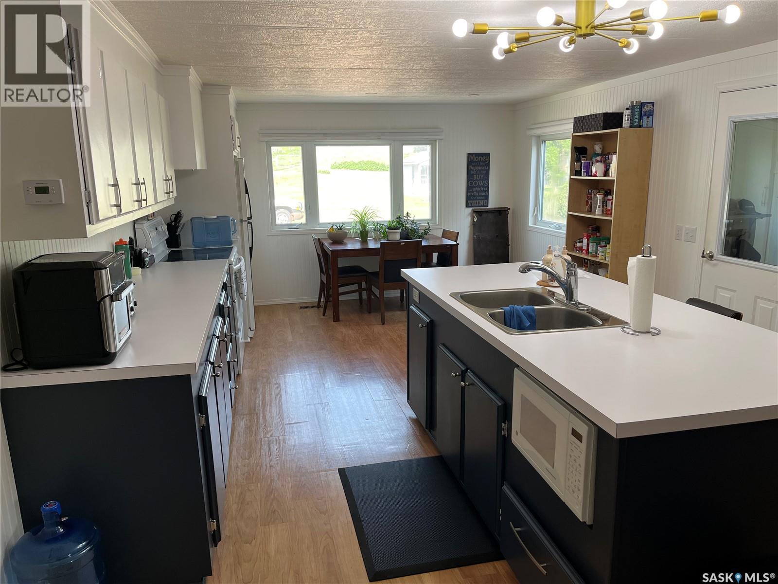 6 A Avenue, Willow Bunch, SK