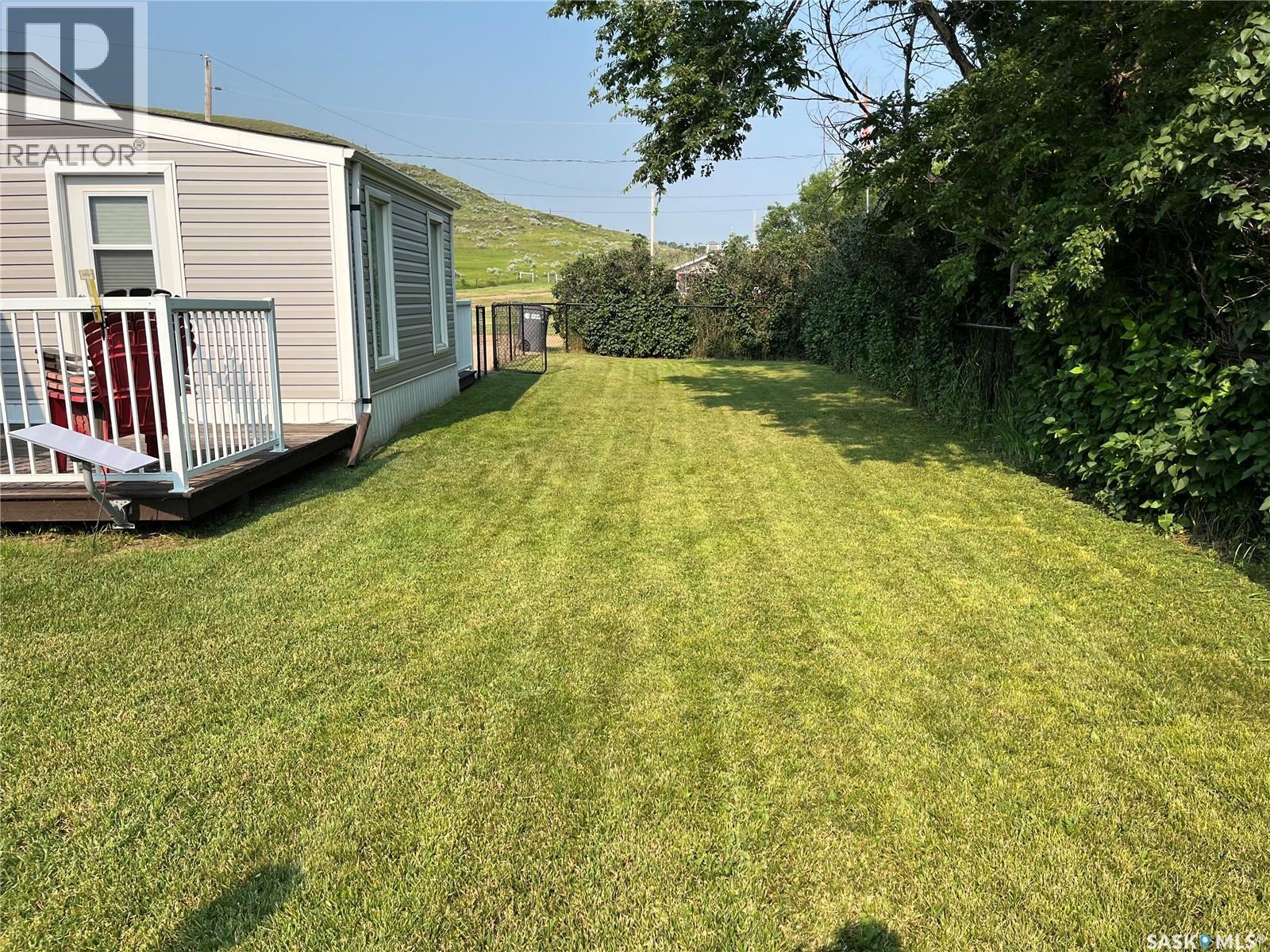 6 A Avenue, Willow Bunch, SK