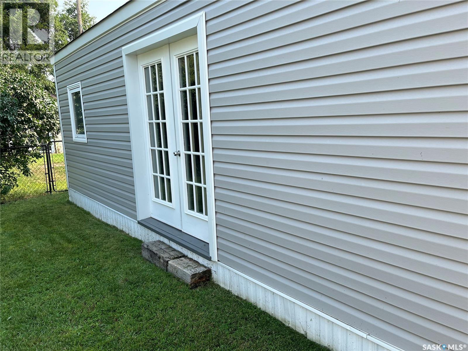 6 A Avenue, Willow Bunch, SK