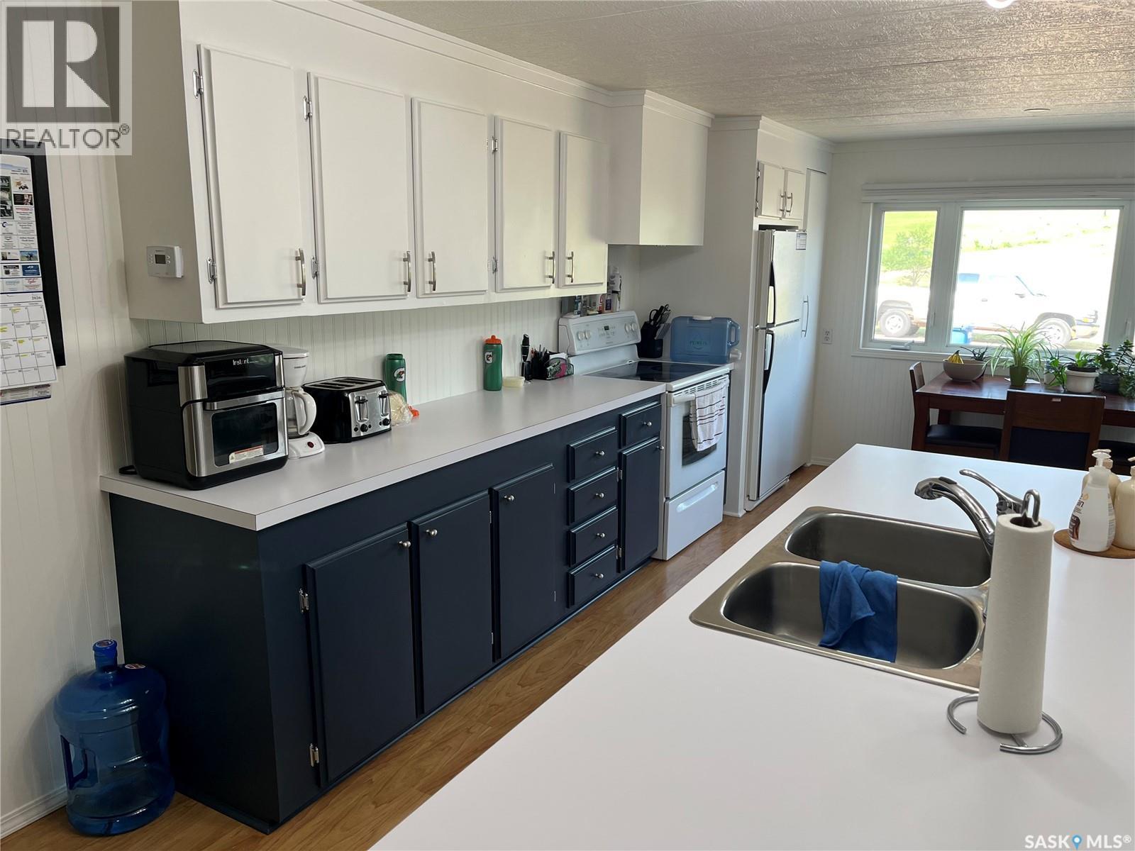 6 A Avenue, Willow Bunch, SK