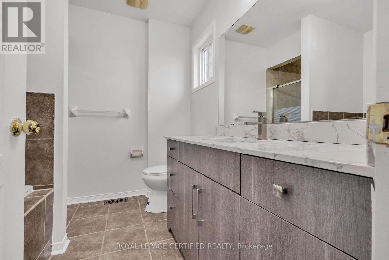 114 Botavia Downs Drive, Brampton, ON - Indoor Photo Showing Bathroom