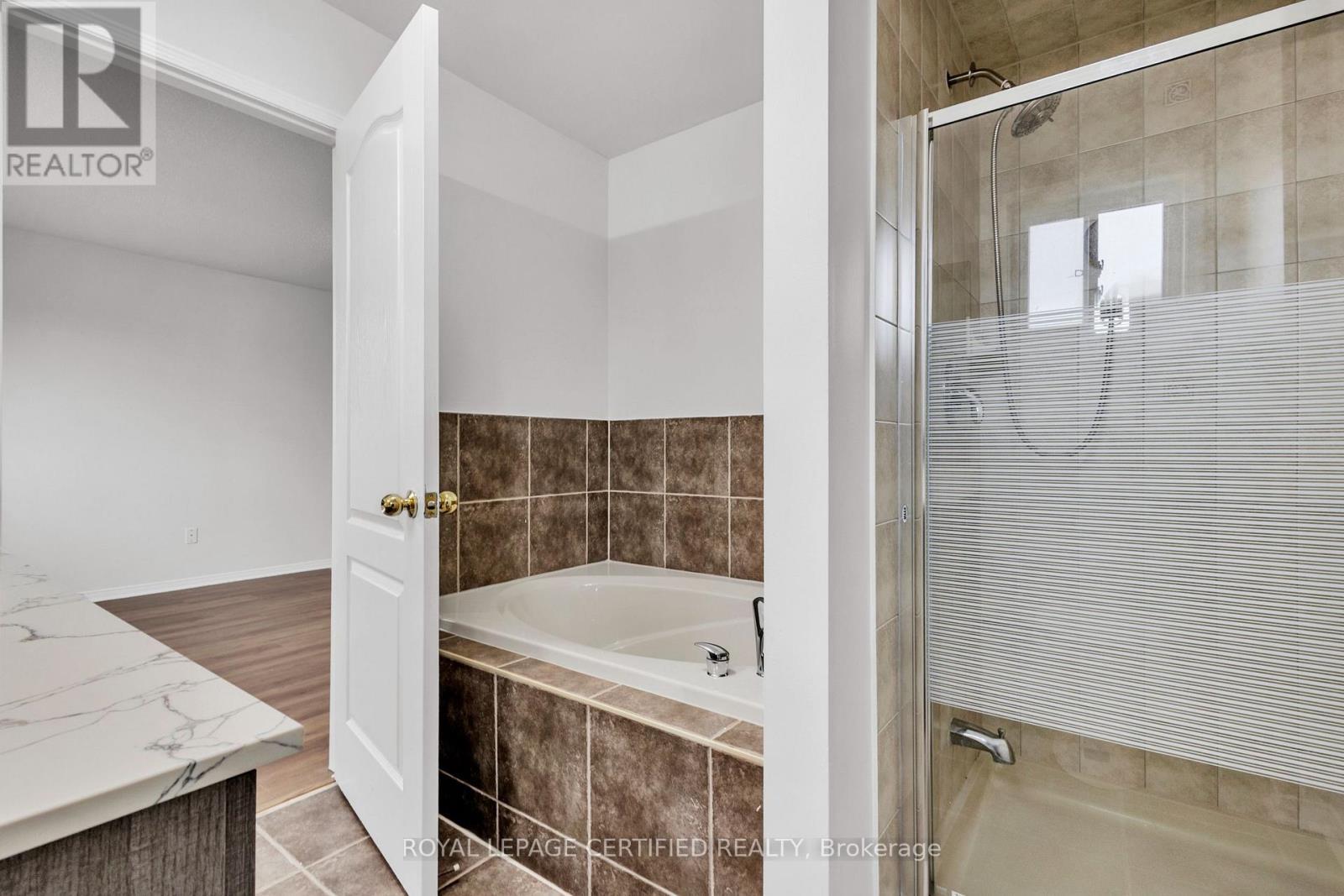 114 Botavia Downs Drive, Brampton, ON - Indoor Photo Showing Bathroom