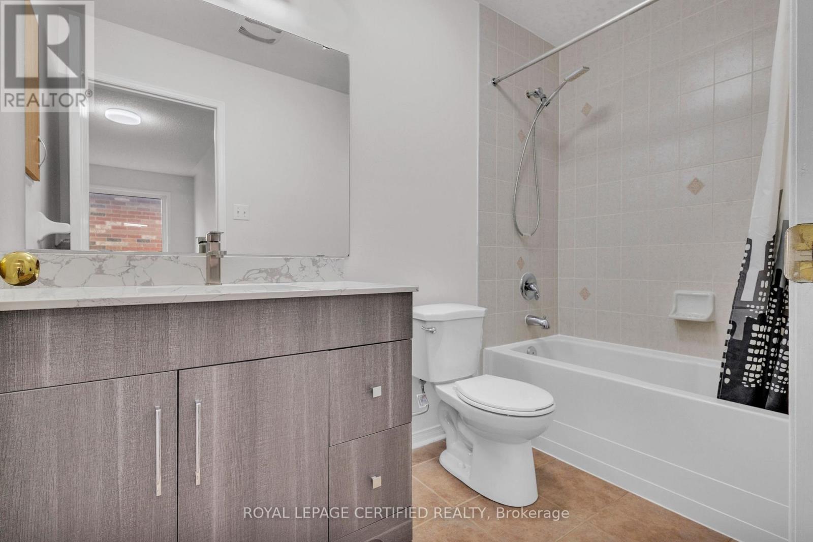 114 Botavia Downs Drive, Brampton, ON - Indoor Photo Showing Bathroom