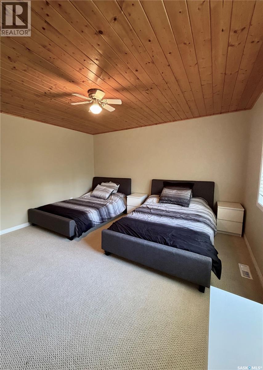 60 Estates Drive, Elk Ridge, SK - Indoor Photo Showing Bedroom