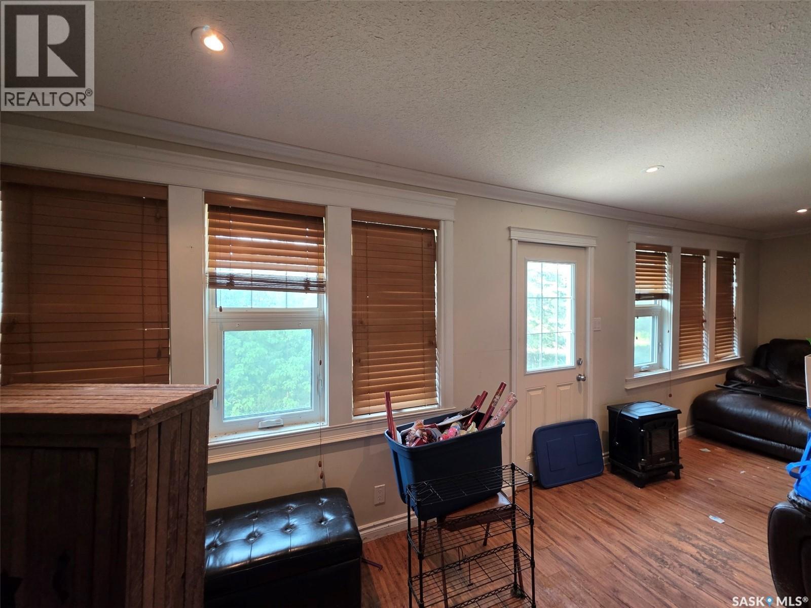 Eidem Estate, Saskatchewan Landing Rm No.167, SK - Indoor