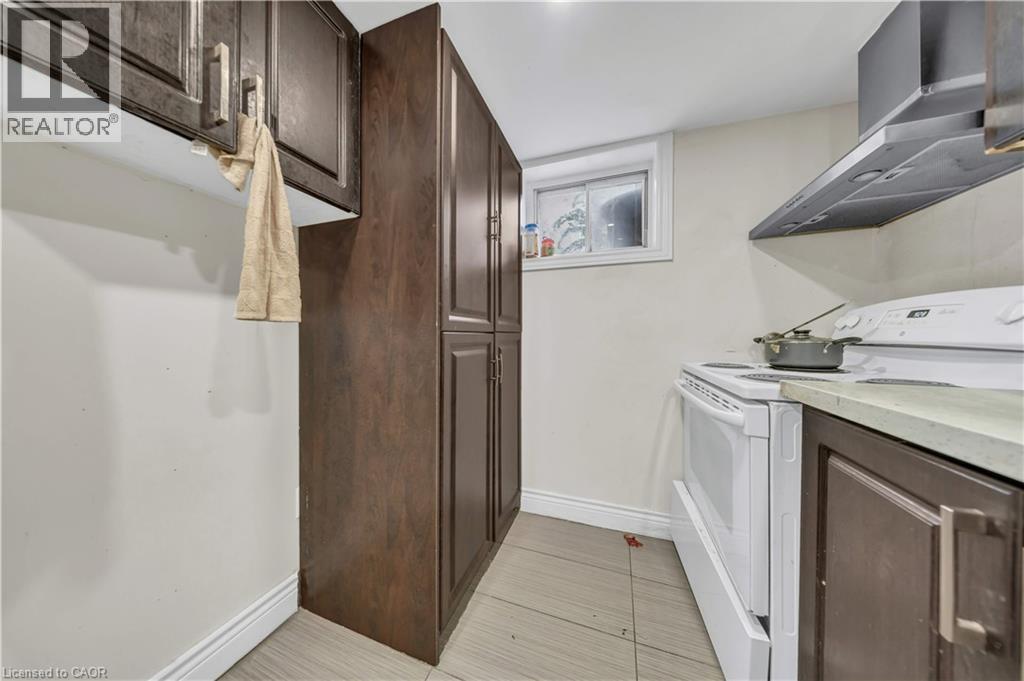 441 West 5Th Street, Hamilton, ON - Indoor Photo Showing Laundry Room