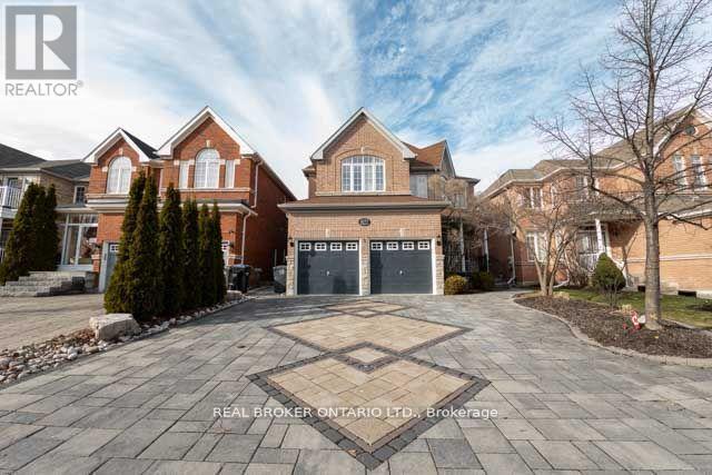 3277 Paul Henderson Drive, Mississauga, ON - Outdoor With Facade