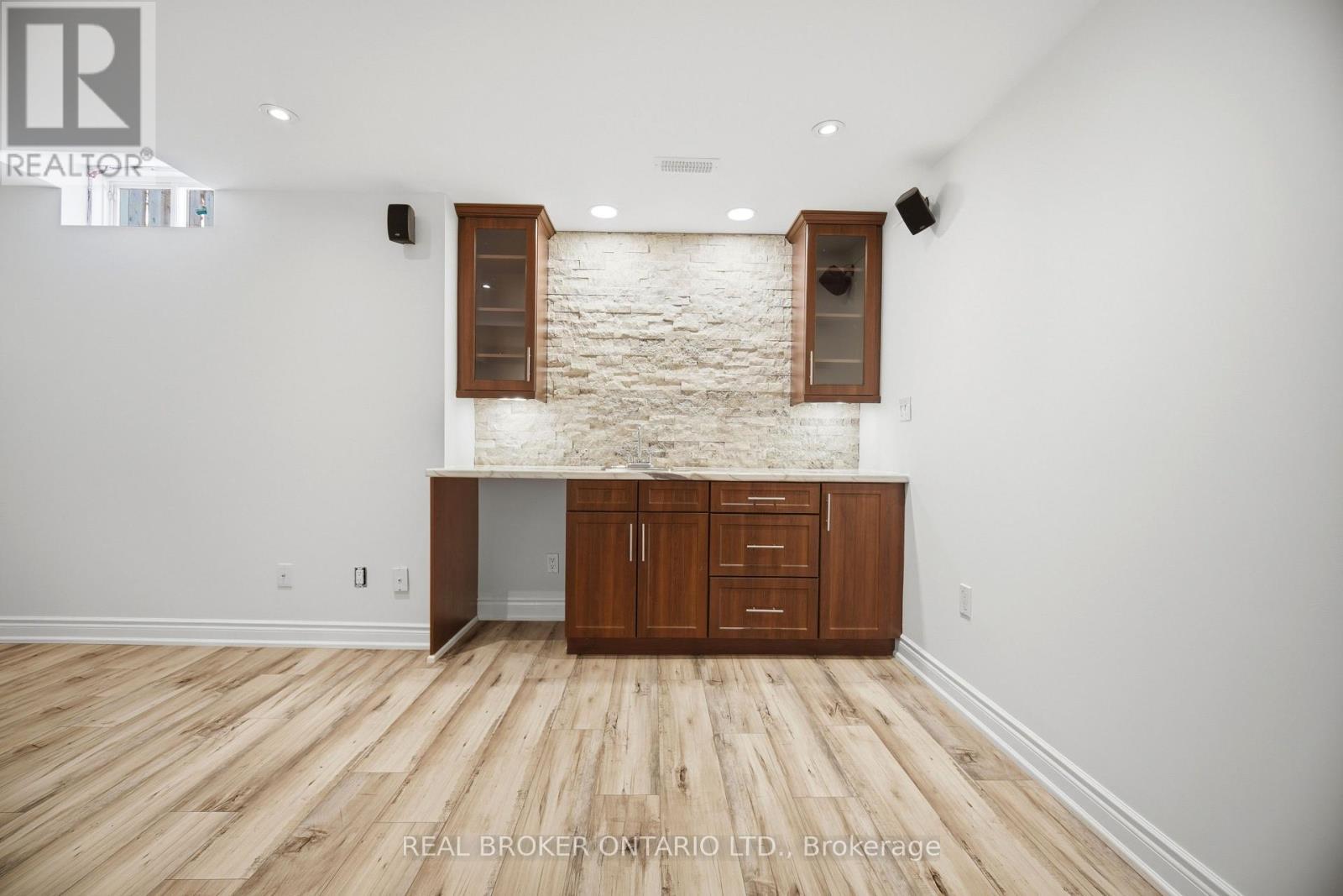 3277 Paul Henderson Drive, Mississauga, ON - Indoor Photo Showing Other Room