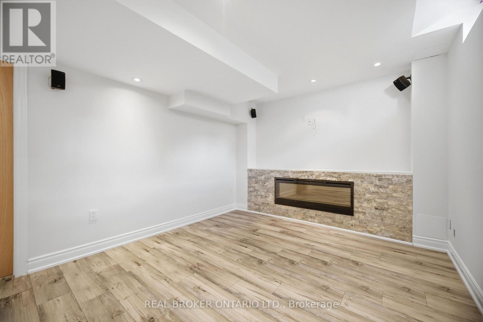 3277 Paul Henderson Drive, Mississauga, ON - Indoor With Fireplace