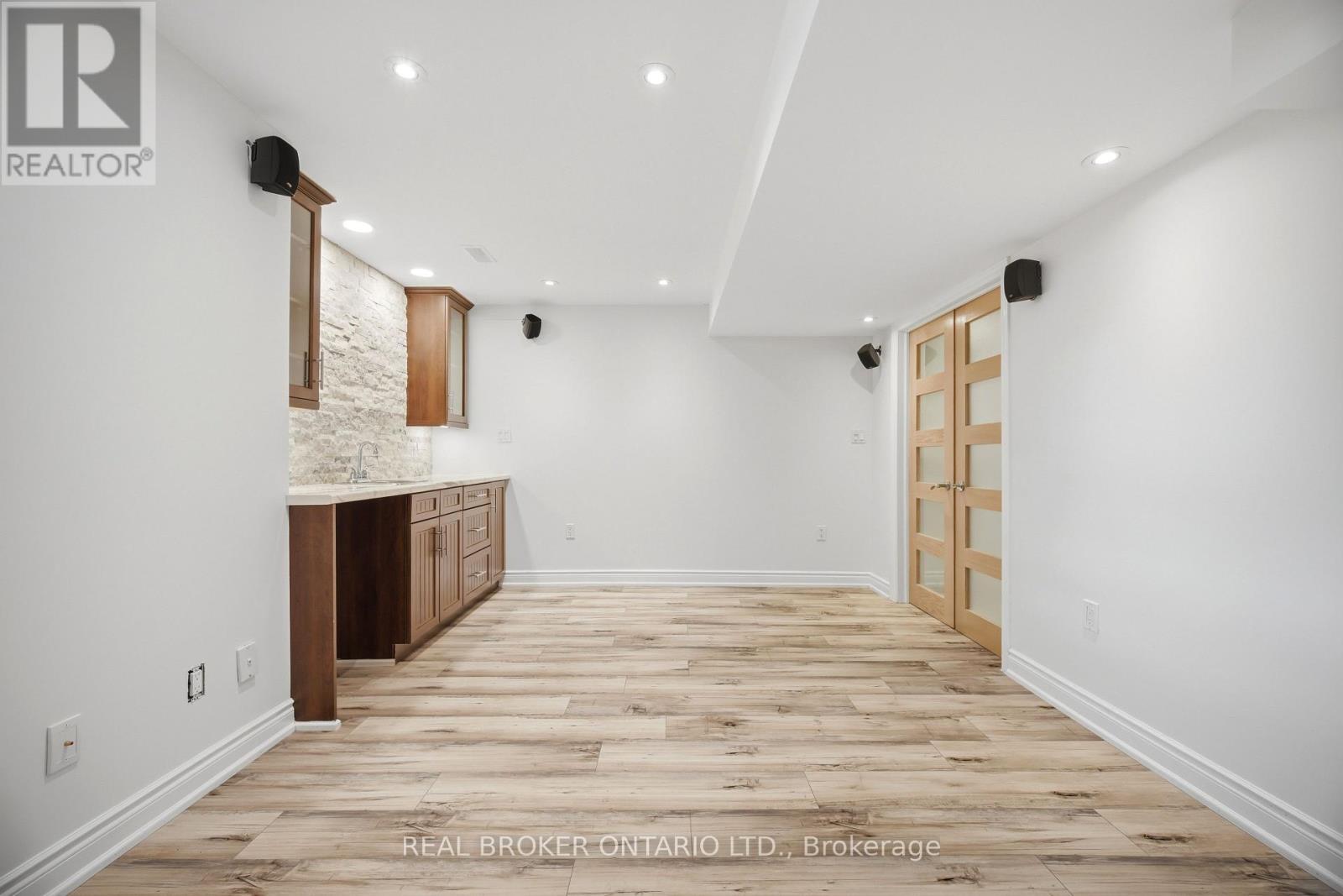 3277 Paul Henderson Drive, Mississauga, ON - Indoor Photo Showing Other Room