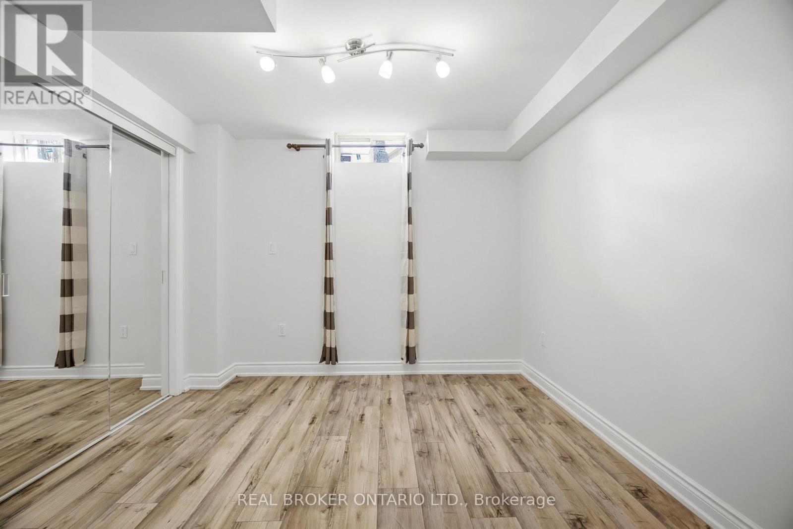 3277 Paul Henderson Drive, Mississauga, ON - Indoor Photo Showing Other Room