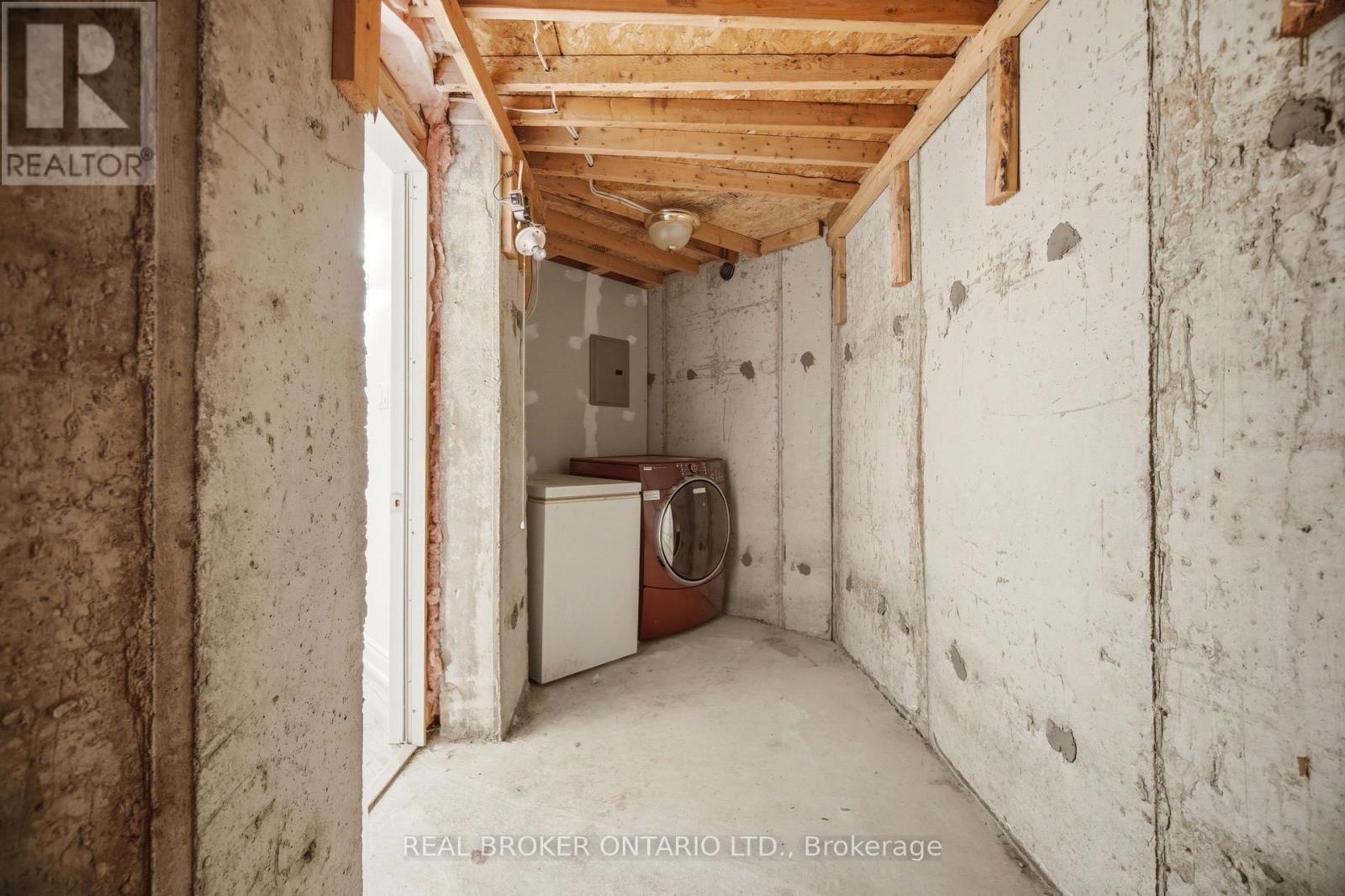 3277 Paul Henderson Drive, Mississauga, ON - Indoor
