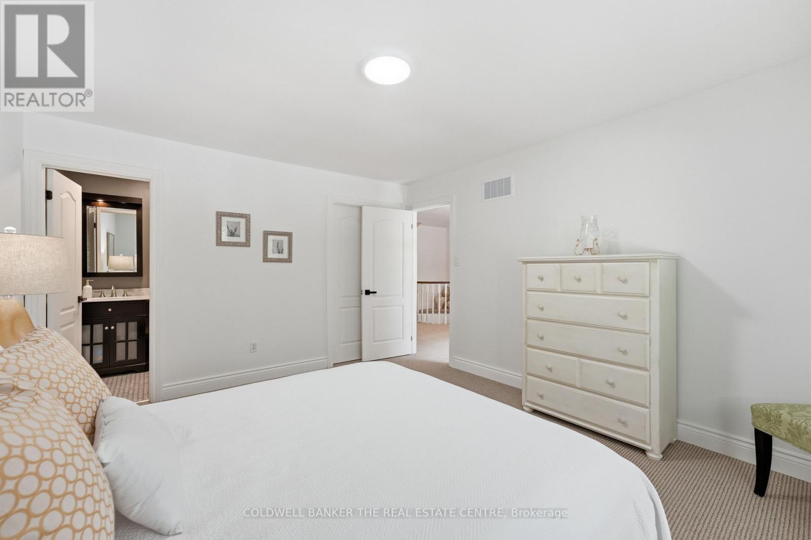 Bedroom with Ensuite - 49 Falling Leaf Court, Aurora, ON - Indoor Photo Showing Bedroom