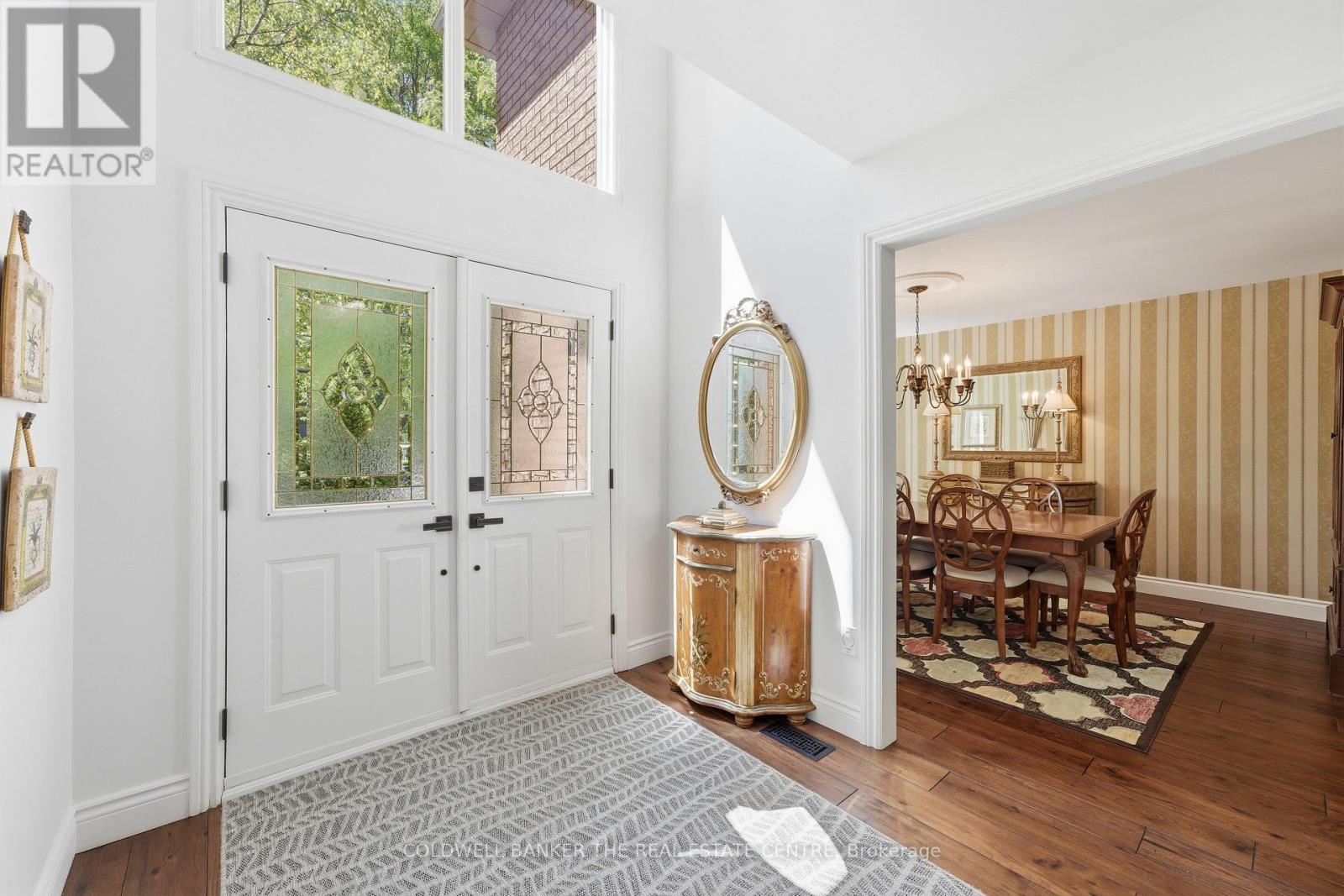 Vaulted Foyer - 49 Falling Leaf Court, Aurora, ON - Indoor Photo Showing Other Room