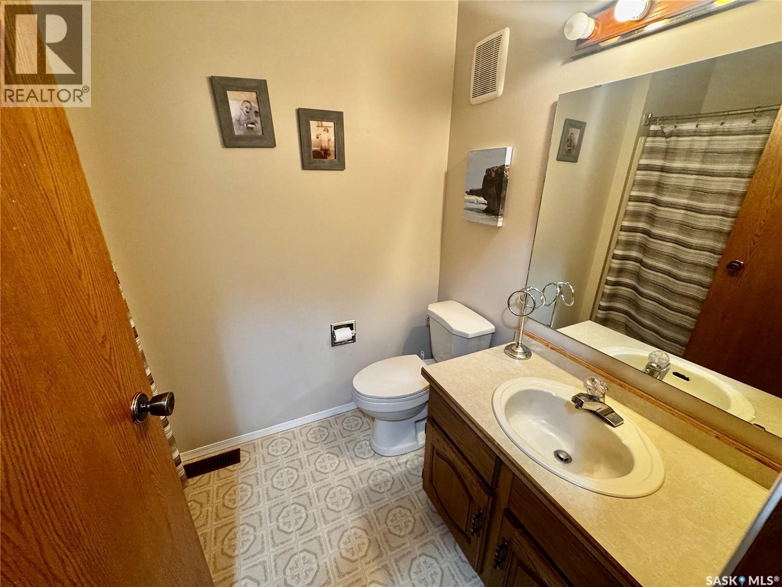 34 Blackwell Crescent, Yorkton, SK - Indoor Photo Showing Bathroom
