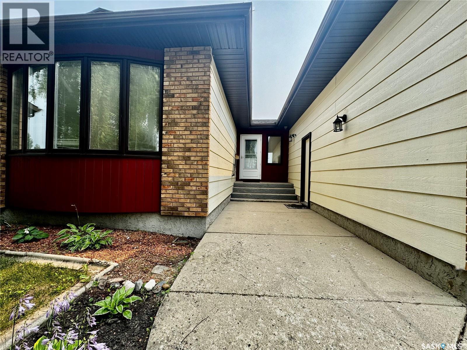 34 Blackwell Crescent, Yorkton, SK - Outdoor