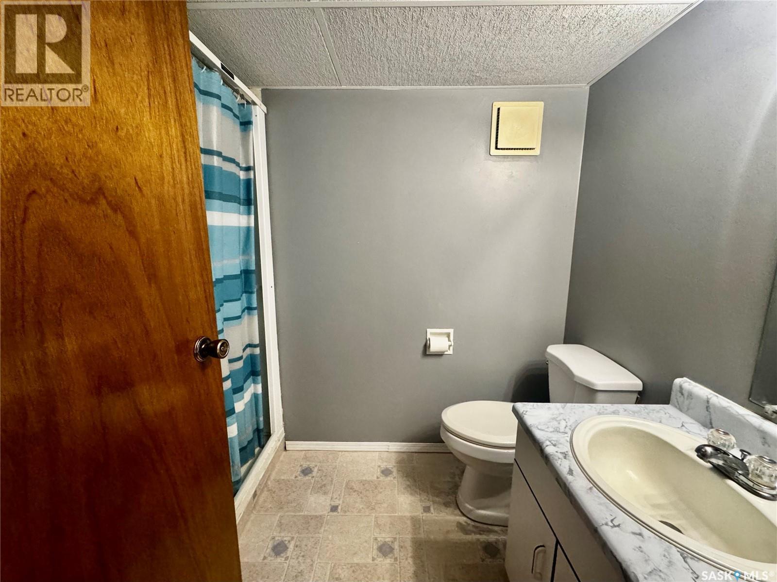 34 Blackwell Crescent, Yorkton, SK - Indoor Photo Showing Bathroom