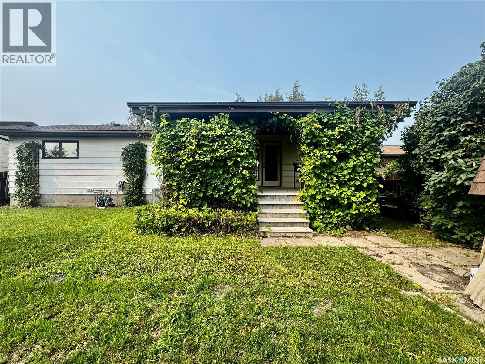 34 Blackwell Crescent, Yorkton, SK - Outdoor