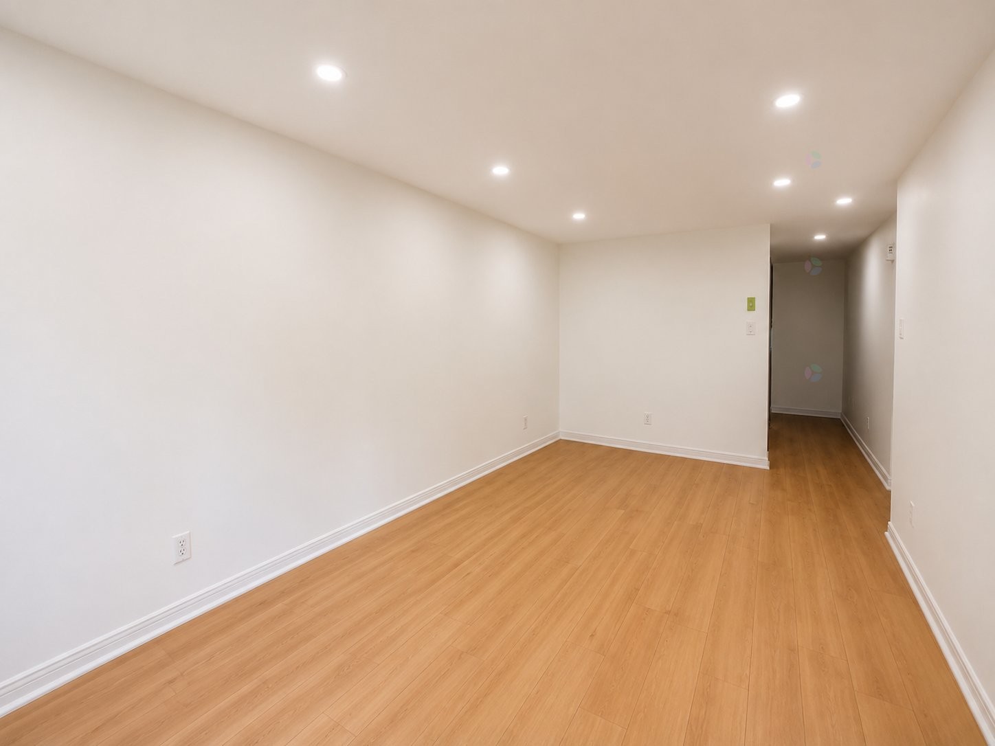 Salon - 2-4460 Rue Elgin, Montréal (Pierrefonds-Roxboro), QC - Indoor Photo Showing Other Room