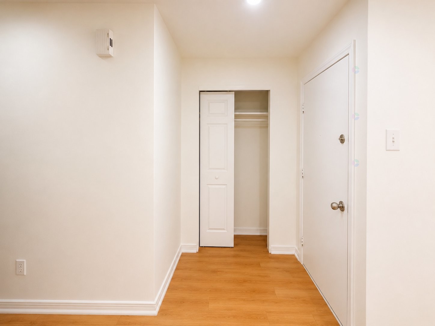 Hall d'entrée/Vestibule - 2-4460 Rue Elgin, Montréal (Pierrefonds-Roxboro), QC - Indoor Photo Showing Other Room