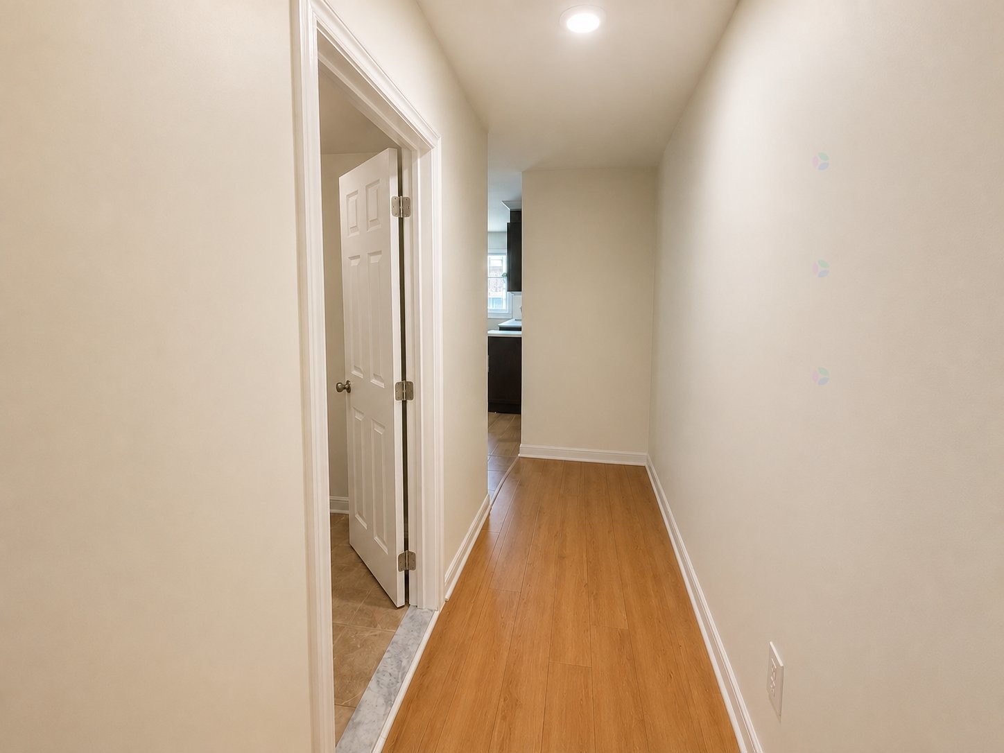 Hall d'entrée/Vestibule - 2-4460 Rue Elgin, Montréal (Pierrefonds-Roxboro), QC - Indoor Photo Showing Other Room