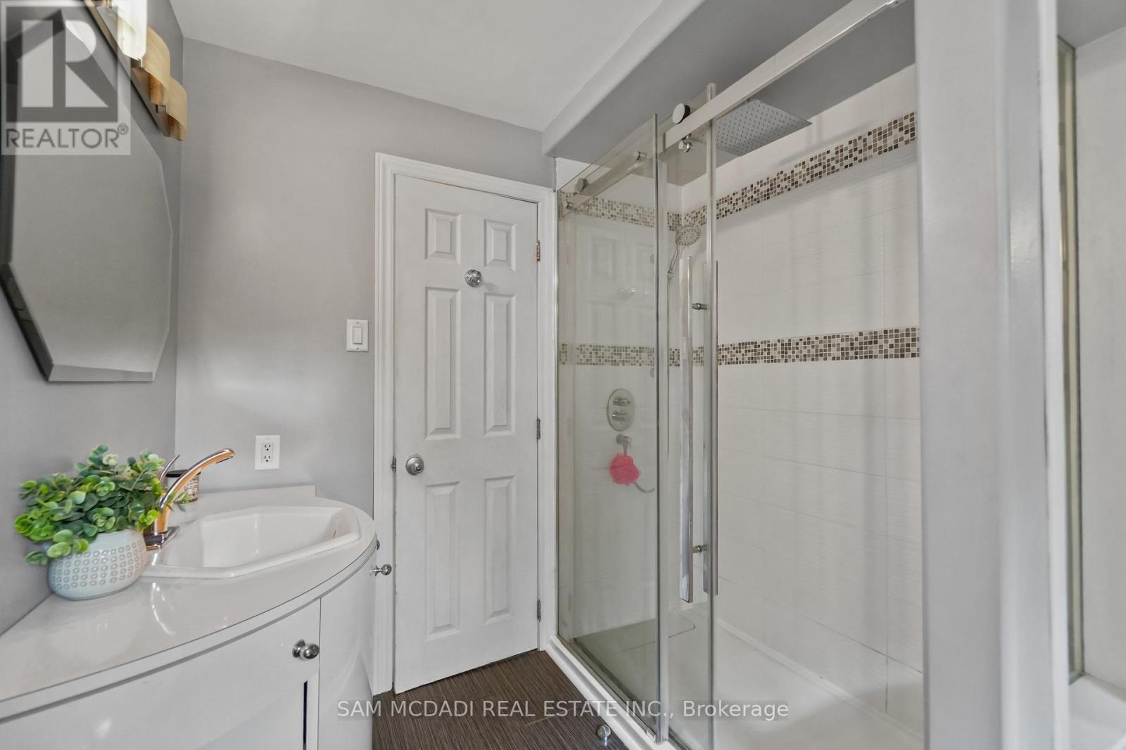 1440 Leda Avenue, Mississauga, ON - Indoor Photo Showing Bathroom