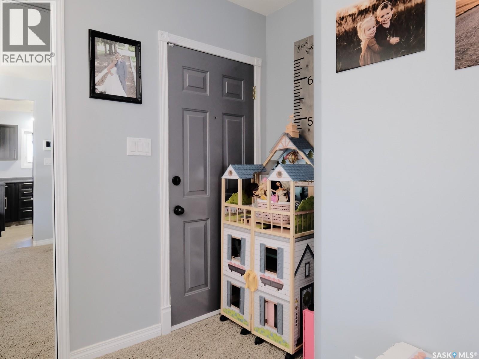1002 King Street, Rosetown, SK - Indoor