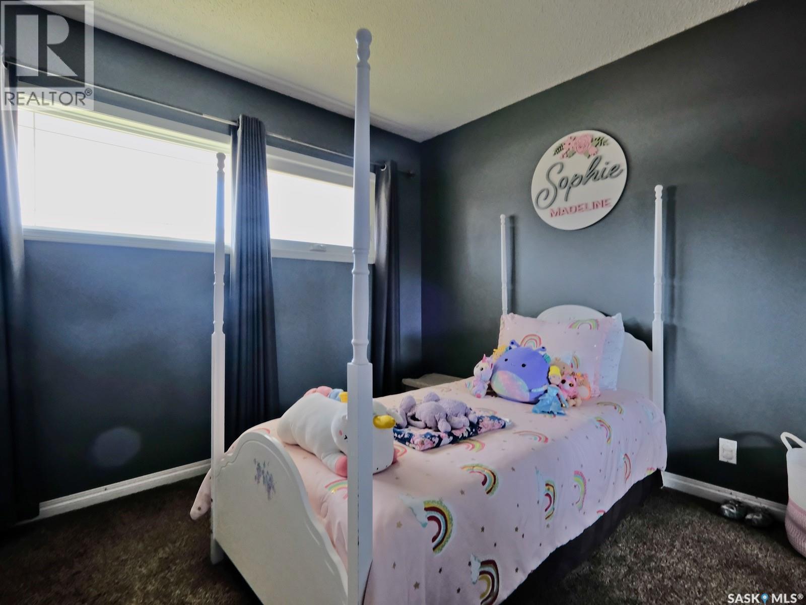 1002 King Street, Rosetown, SK - Indoor Photo Showing Bedroom