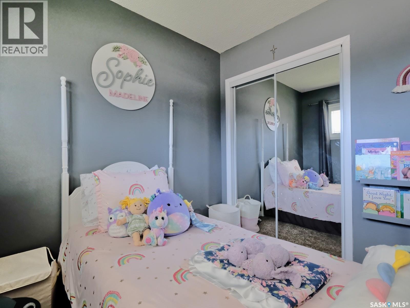 1002 King Street, Rosetown, SK - Indoor Photo Showing Bedroom