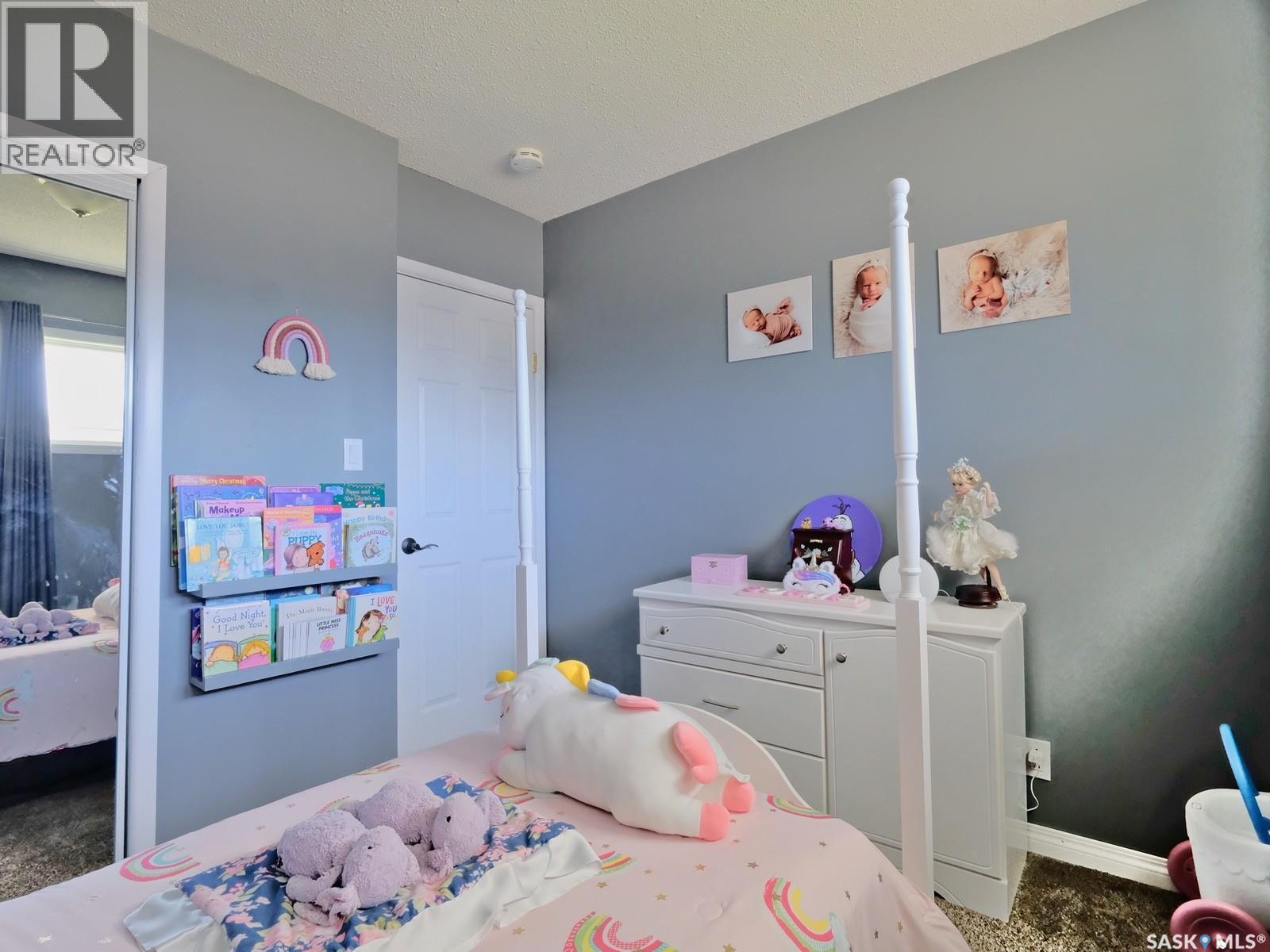 1002 King Street, Rosetown, SK - Indoor Photo Showing Bedroom