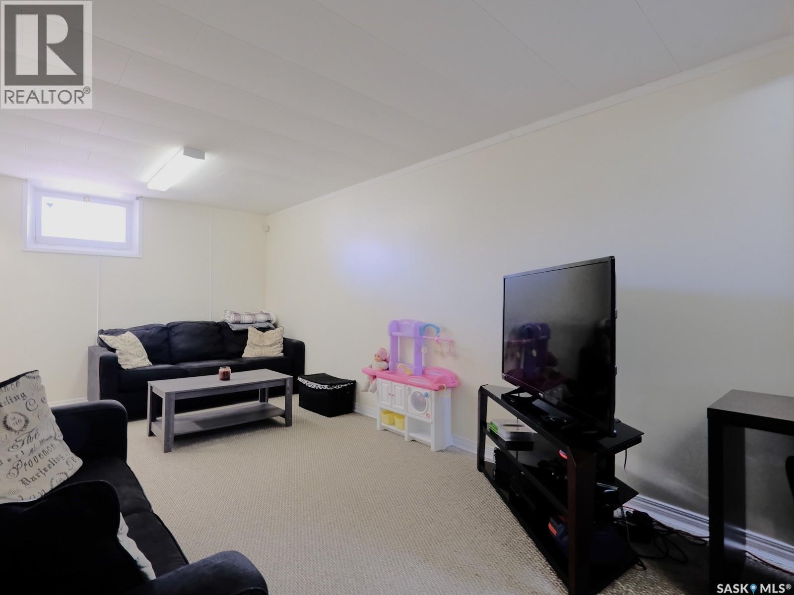 1002 King Street, Rosetown, SK - Indoor