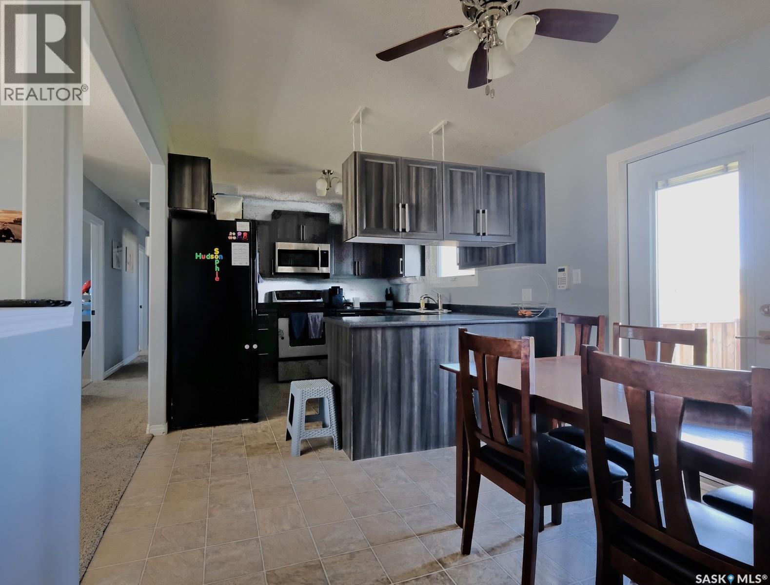 1002 King Street, Rosetown, SK - Indoor