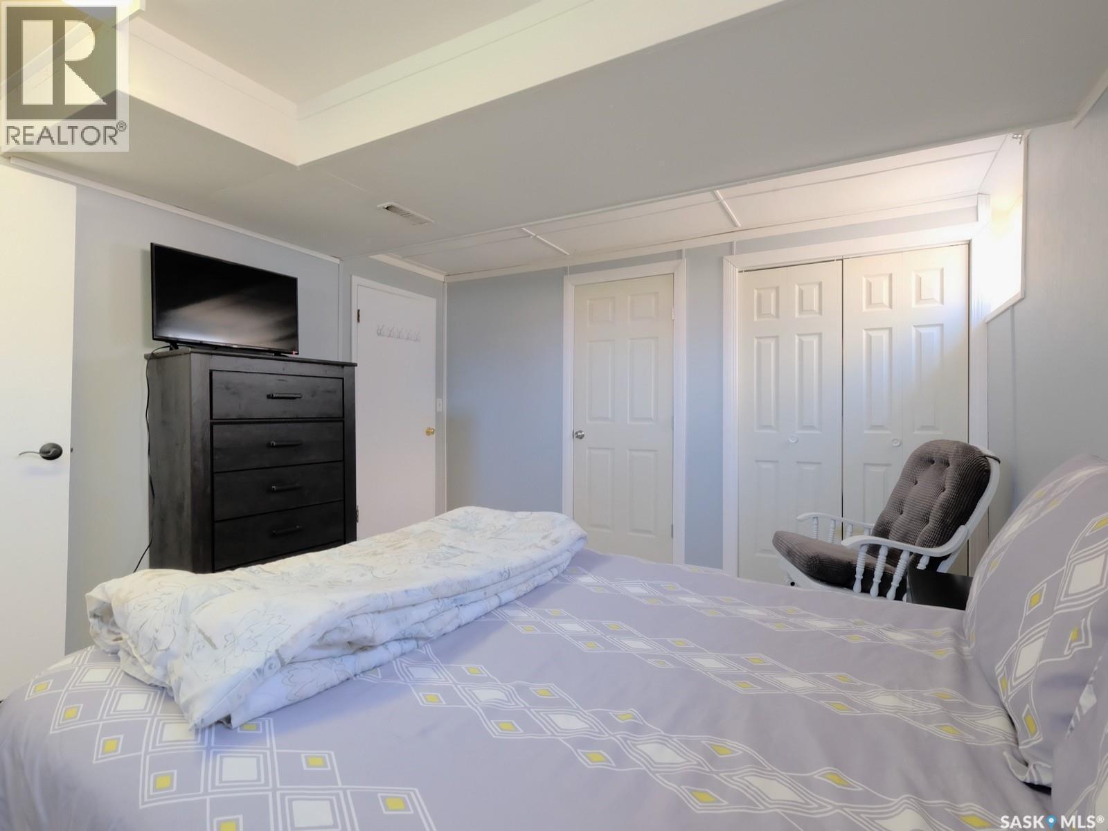 1002 King Street, Rosetown, SK - Indoor Photo Showing Bedroom