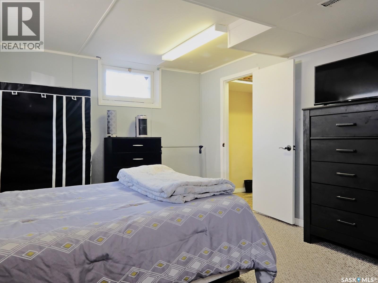 1002 King Street, Rosetown, SK - Indoor Photo Showing Bedroom