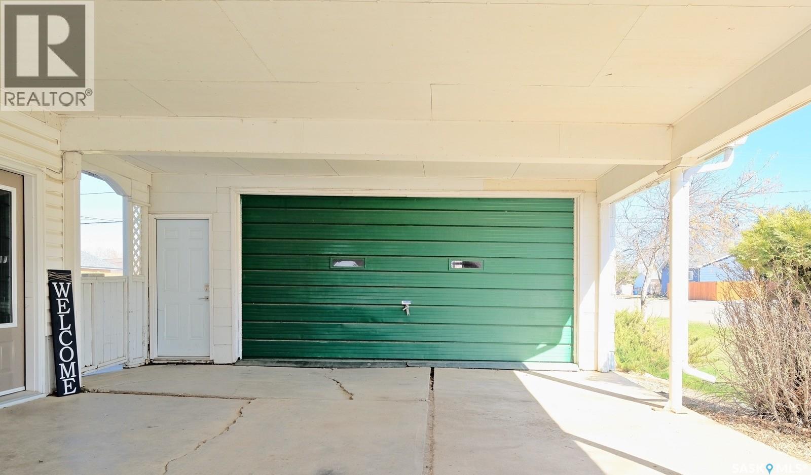1002 King Street, Rosetown, SK - Outdoor With Exterior