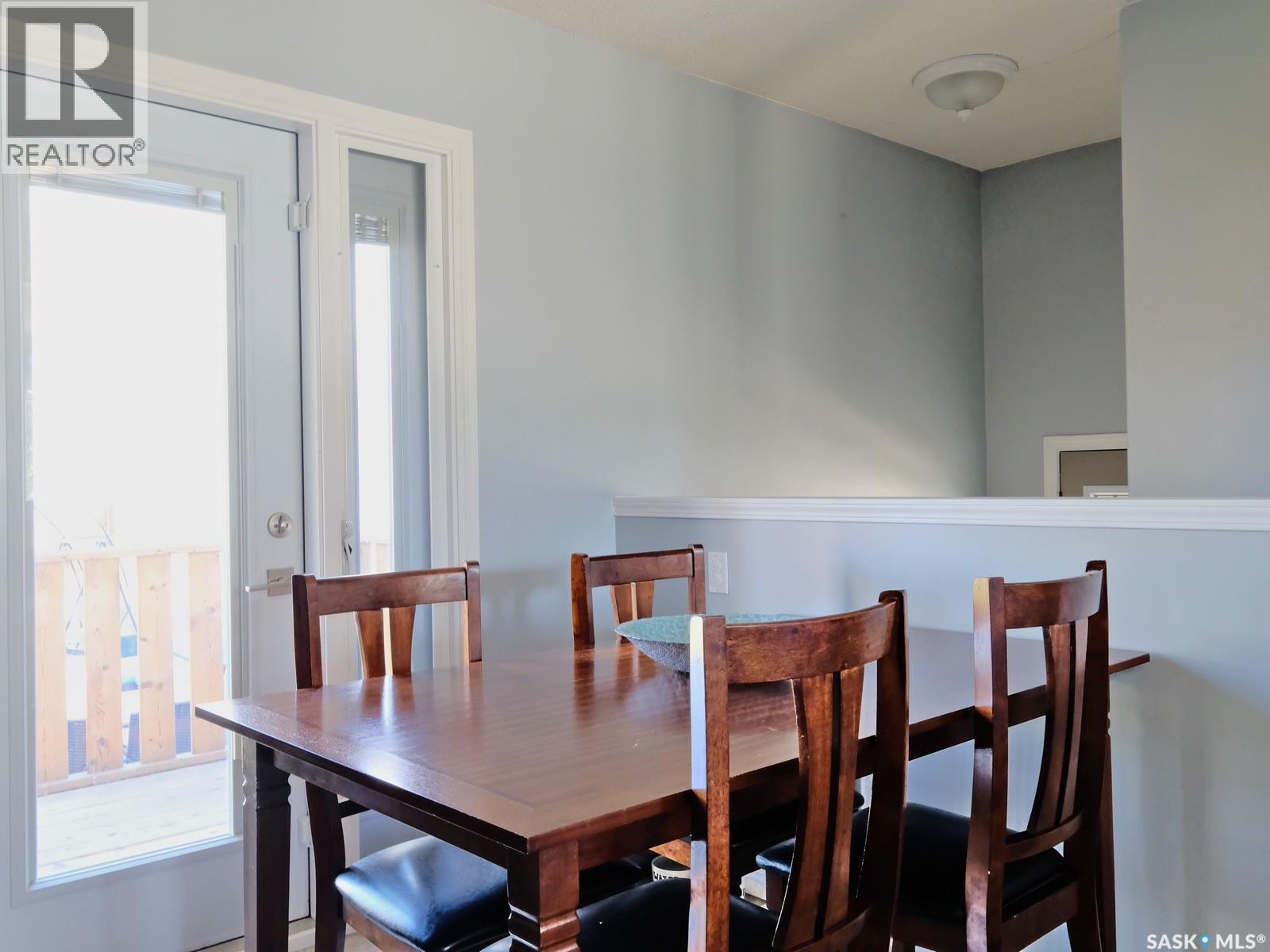 1002 King Street, Rosetown, SK - Indoor Photo Showing Dining Room