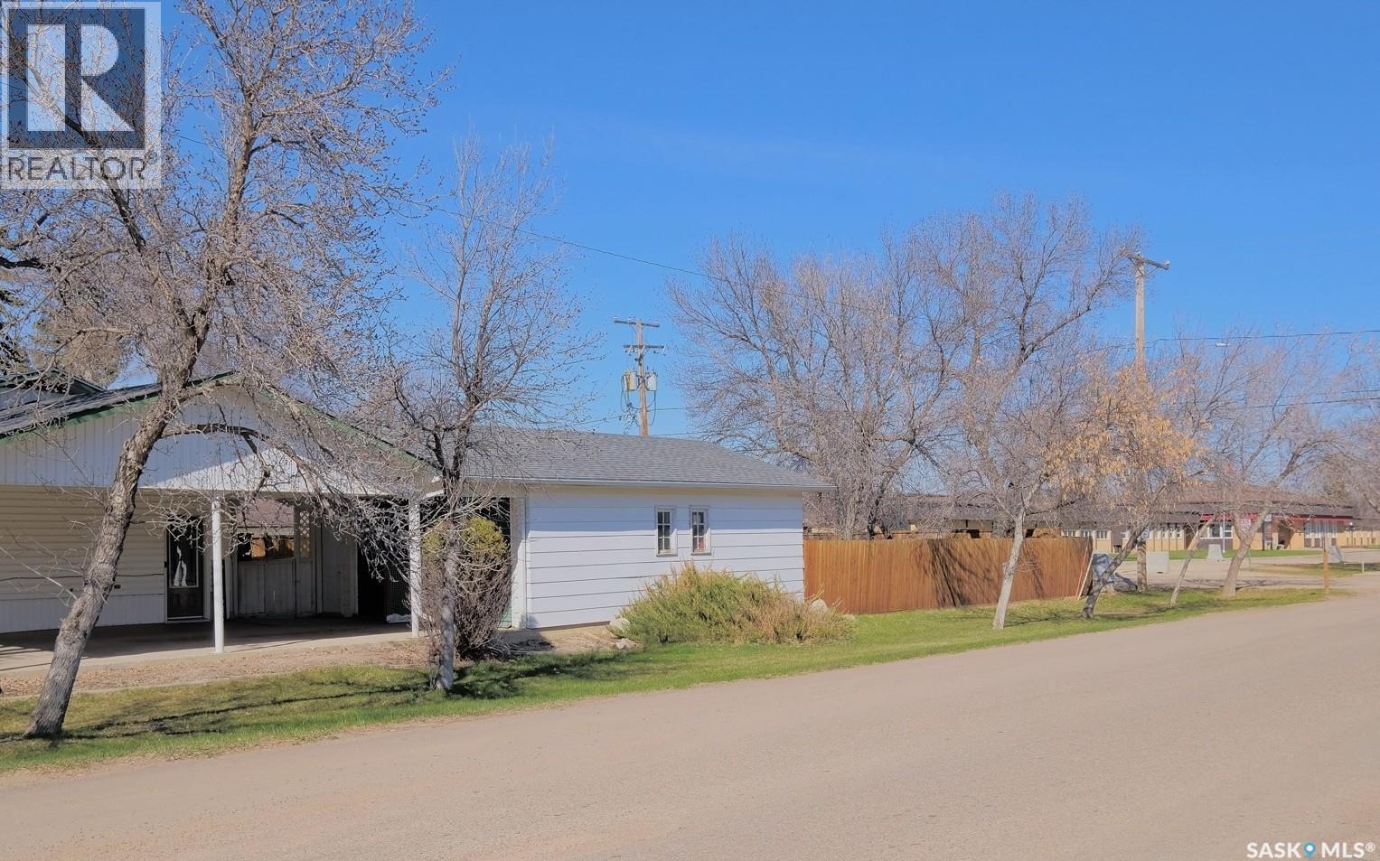 1002 King Street, Rosetown, SK - Outdoor