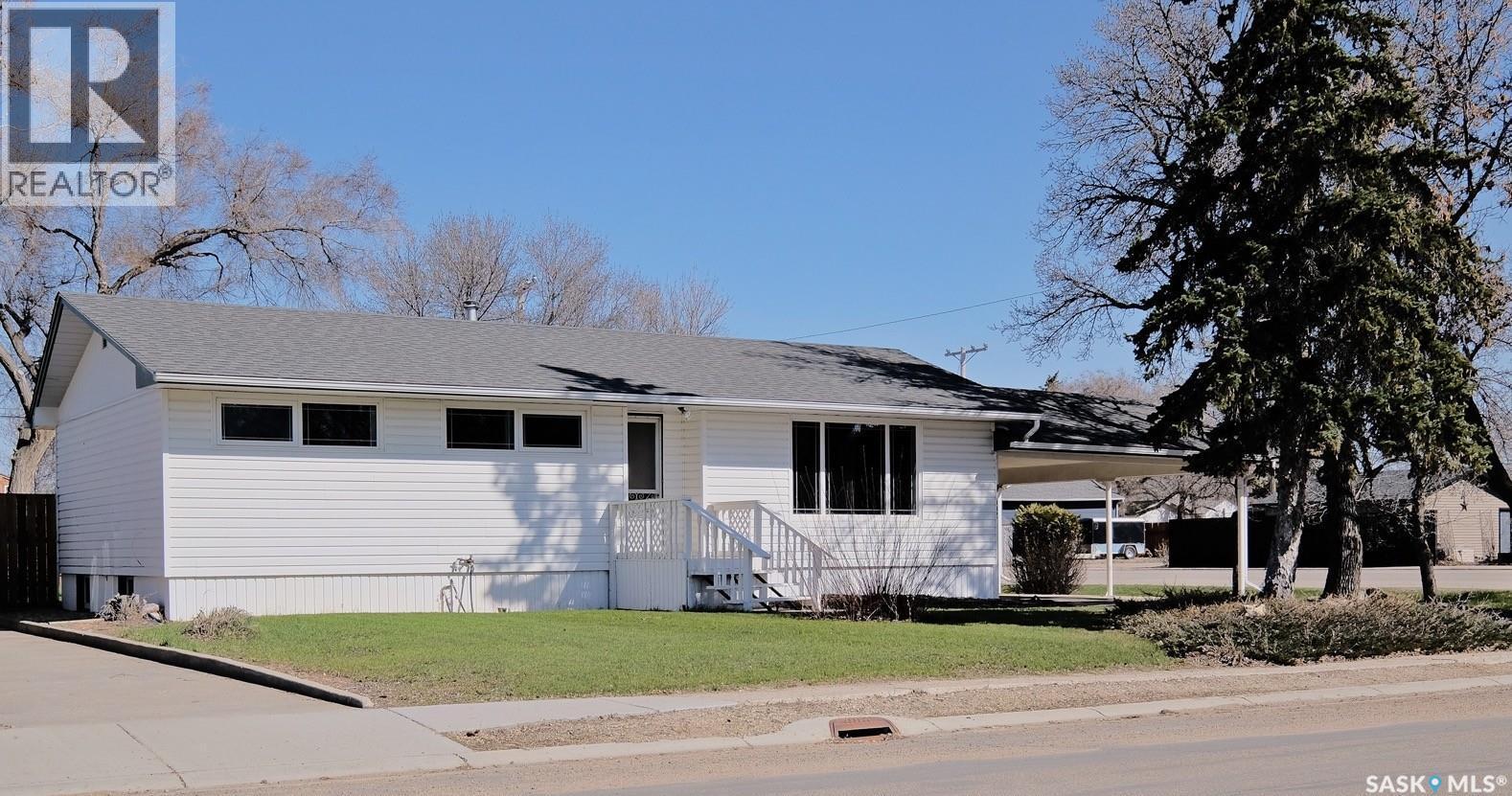 1002 King Street, Rosetown, SK - Outdoor