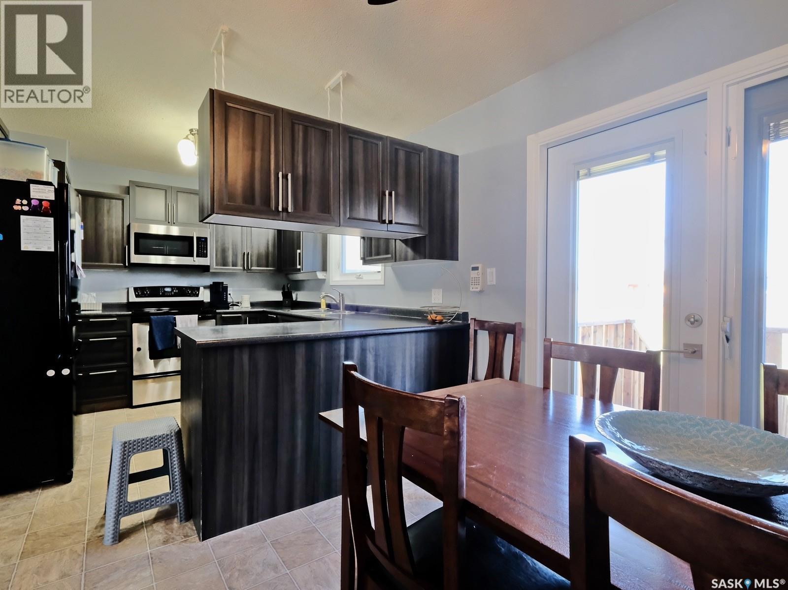 1002 King Street, Rosetown, SK - Indoor