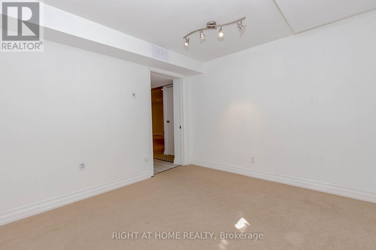1073 Mesa Crescent, Mississauga, ON - Indoor Photo Showing Other Room