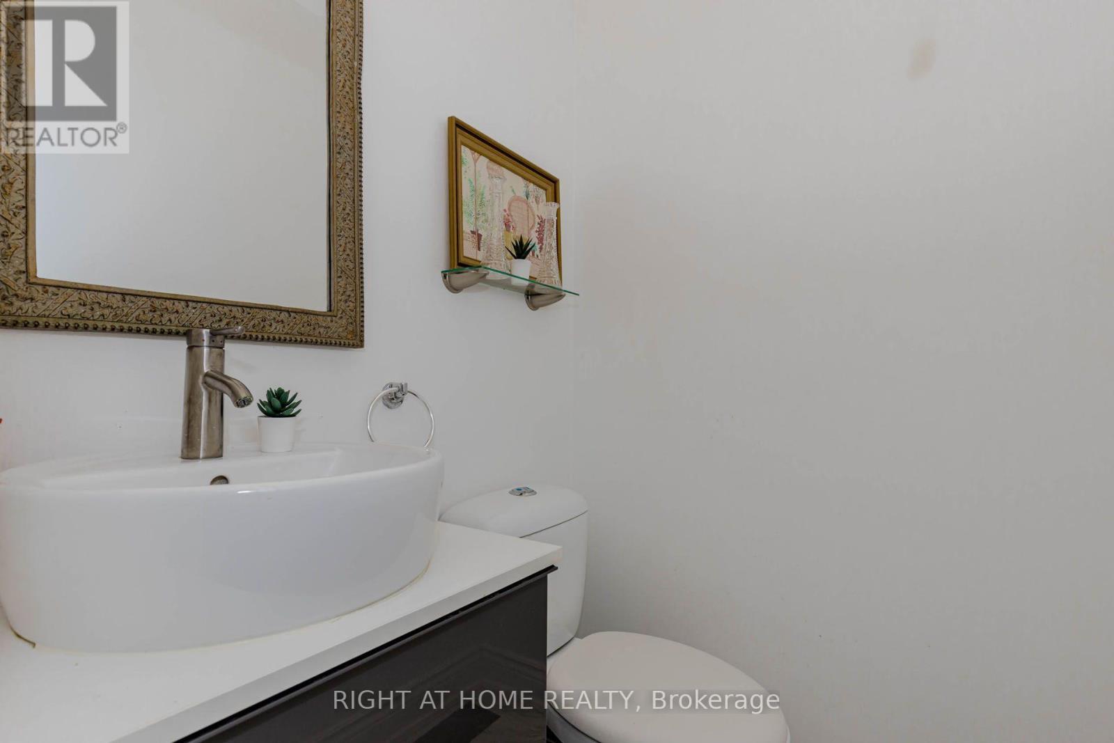 1073 Mesa Crescent, Mississauga, ON - Indoor Photo Showing Bathroom
