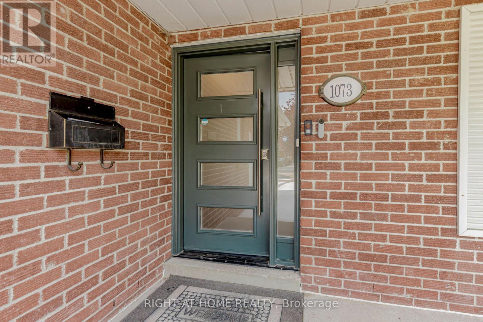 1073 Mesa Crescent, Mississauga, ON - With Exterior