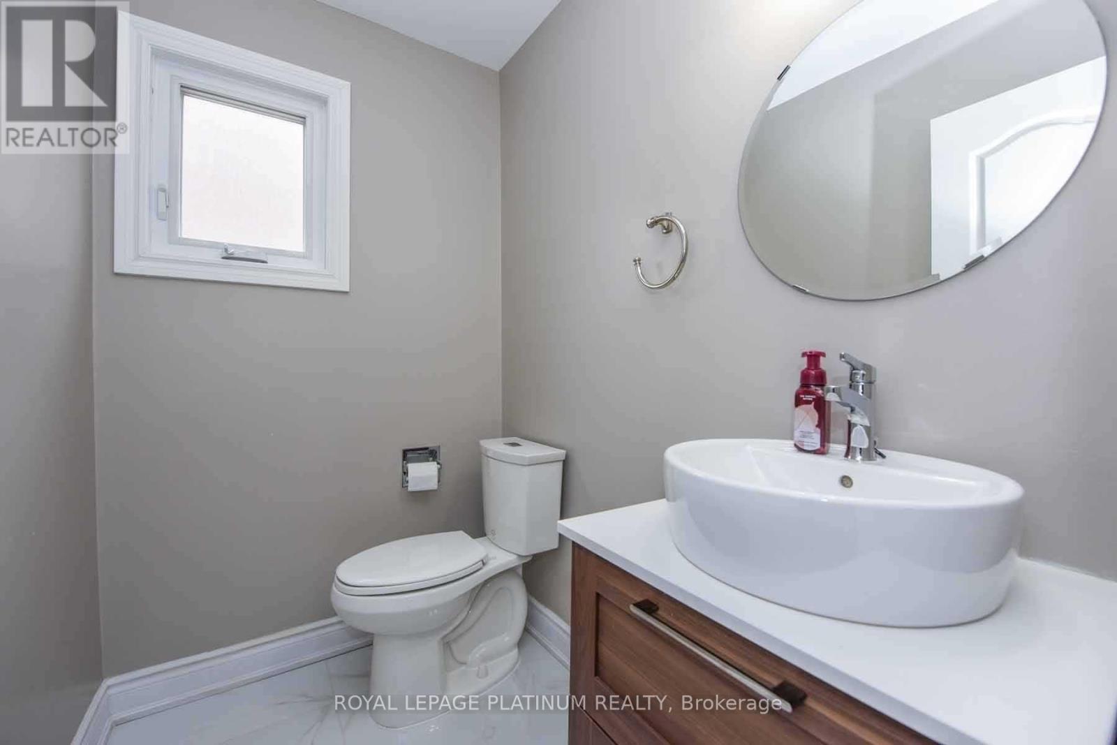 63 Lord Simcoe Drive, Brampton, ON - Indoor Photo Showing Bathroom