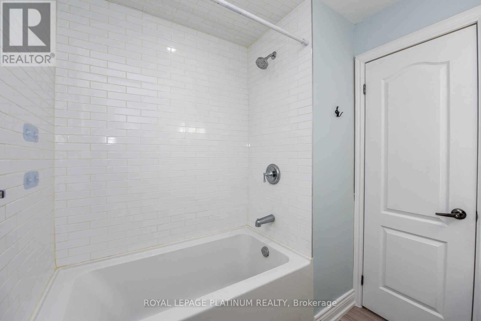 63 Lord Simcoe Drive, Brampton, ON - Indoor Photo Showing Bathroom