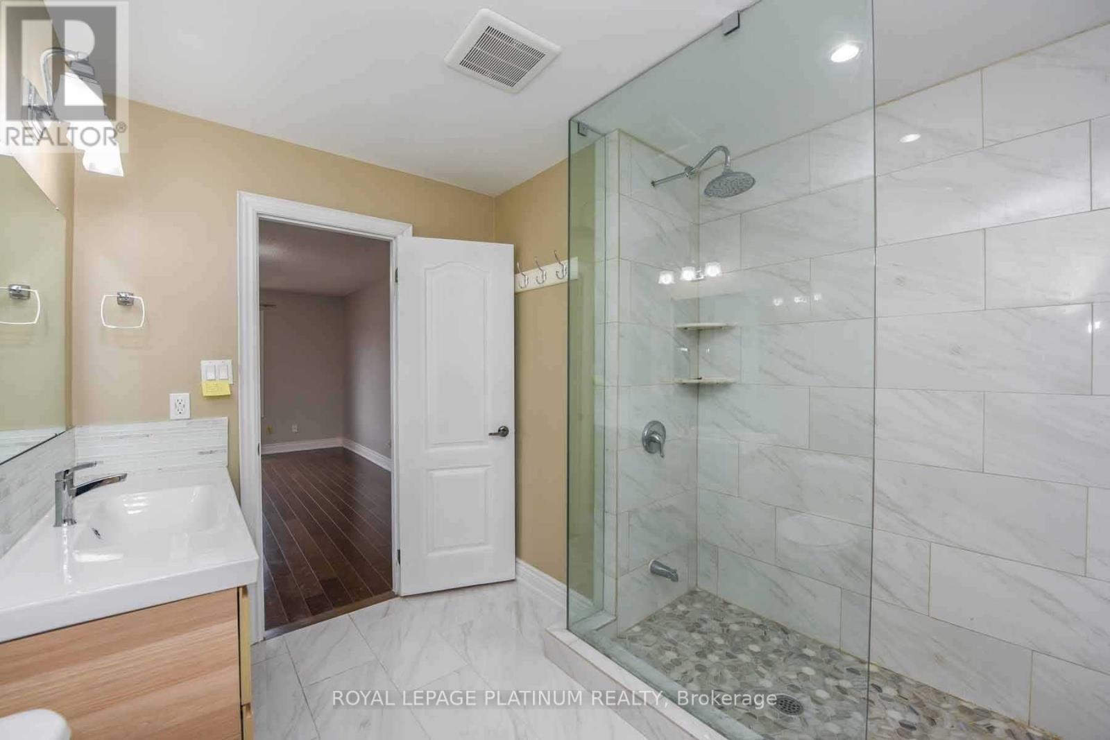 63 Lord Simcoe Drive, Brampton, ON - Indoor Photo Showing Bathroom