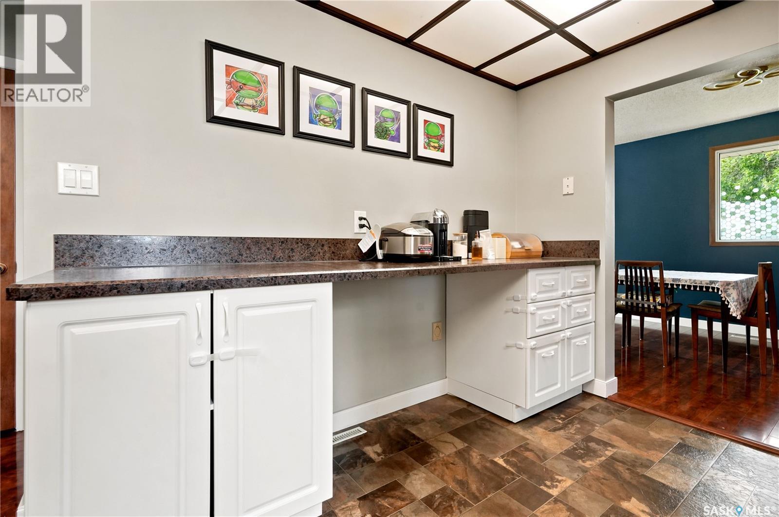 144 Orchard Crescent, Regina, SK - Indoor