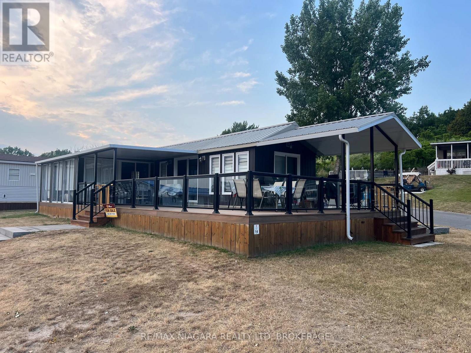 14 Sunset, Port Colborne (Sherkston), ON - Outdoor With Deck Patio Veranda