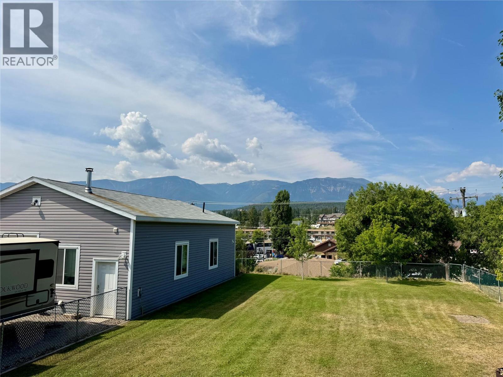 910 5Th Ave Avenue, Invermere, BC - Outdoor