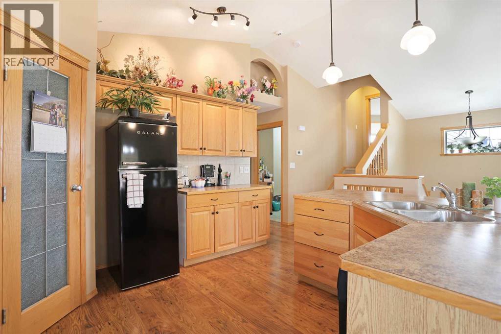 372 Lake Stafford Drive E, Brooks, AB - Indoor Photo Showing Kitchen With Double Sink